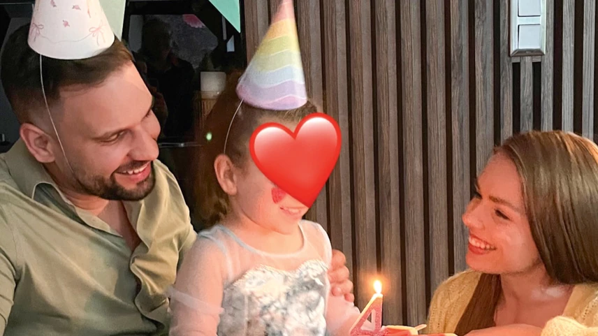 Ha Rácz Jenőnek csak egy fél órája van, azt is kislányára Kamillára és feleségére, Rácz-Gyuricza Dórára szánja