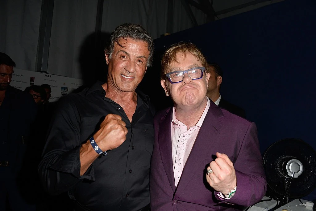 Stallone és Elton John jóval később - az akcióhős szívesen használta volna az öklét a régi partin  