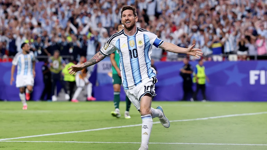 Messi üzent a magyar zongoraművésznek