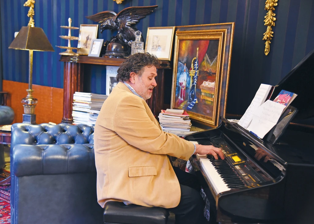 Természetesen otthonában mindennap zenél az ország Lagzi Lajcsija