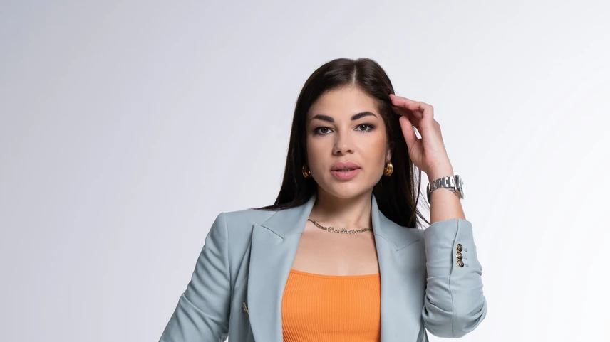 Gáspár Evelin politikai tanulmányokat folytatott a Corvinuson
