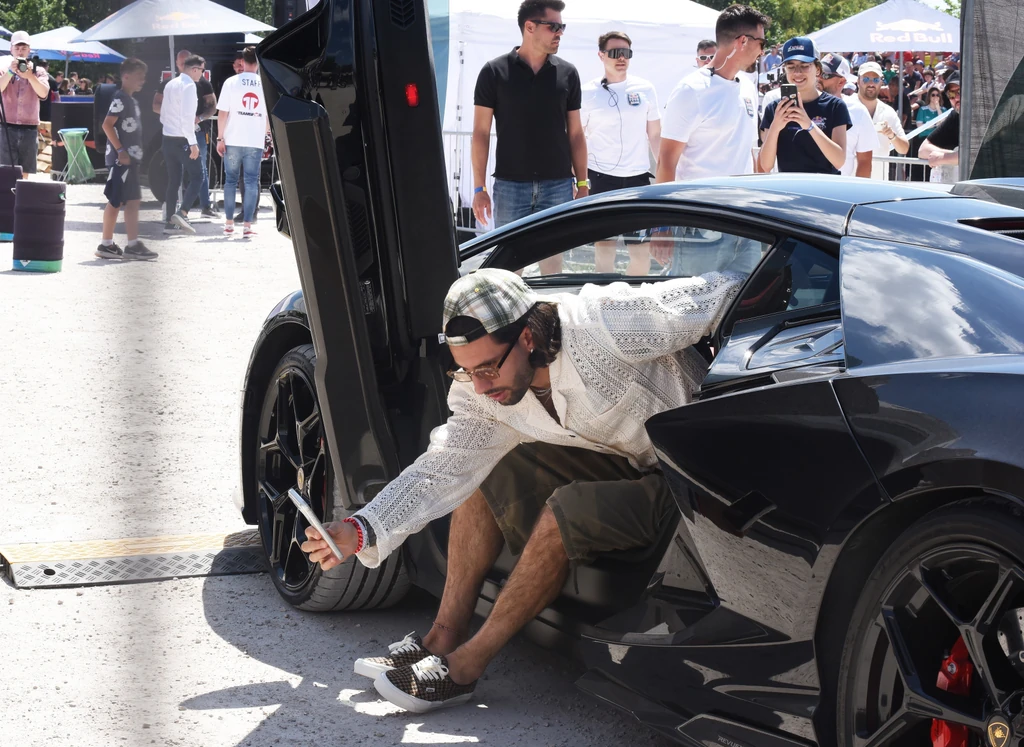 Szoboszlainak nem volt könnyű kiszállni a Lamborghiniből