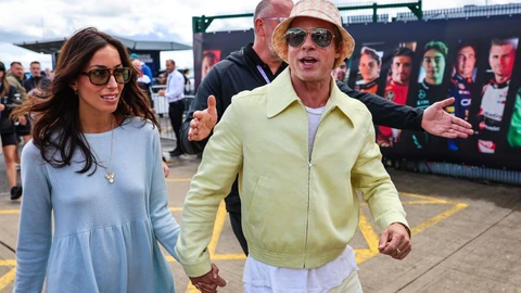 Brad Pitt és Ines de Ramon korábban egy Forma–1-es eseményen 