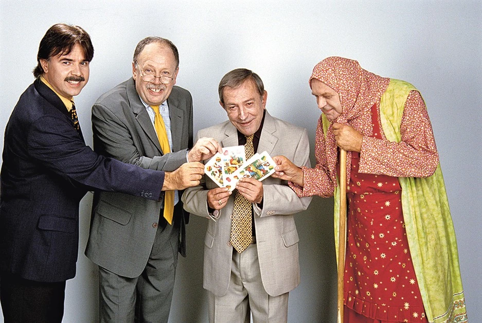 A hajdani Rádiókabaré sztárjaival: Selmeczi Tiborral, Antal Imrével és Ihos Józseffel (Fotó: Smagpictures)