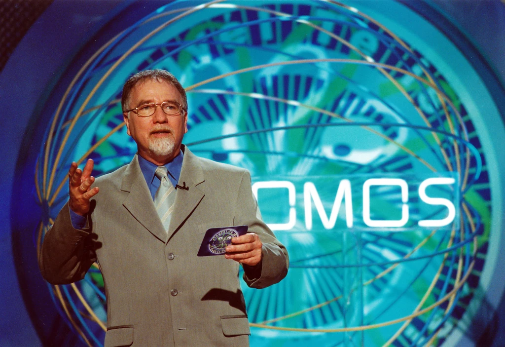 A Legyen Ön is milliomos! legendás kvízmestereként (Fotó: Story-Best Archívum/fotocentral.hu)