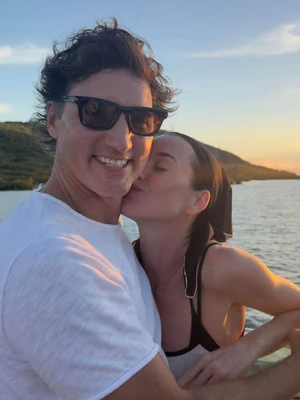 Justin Trudeau és Katy Perry szerelmes szelfije egy fél évvel ezelőtti közös nyaralásról