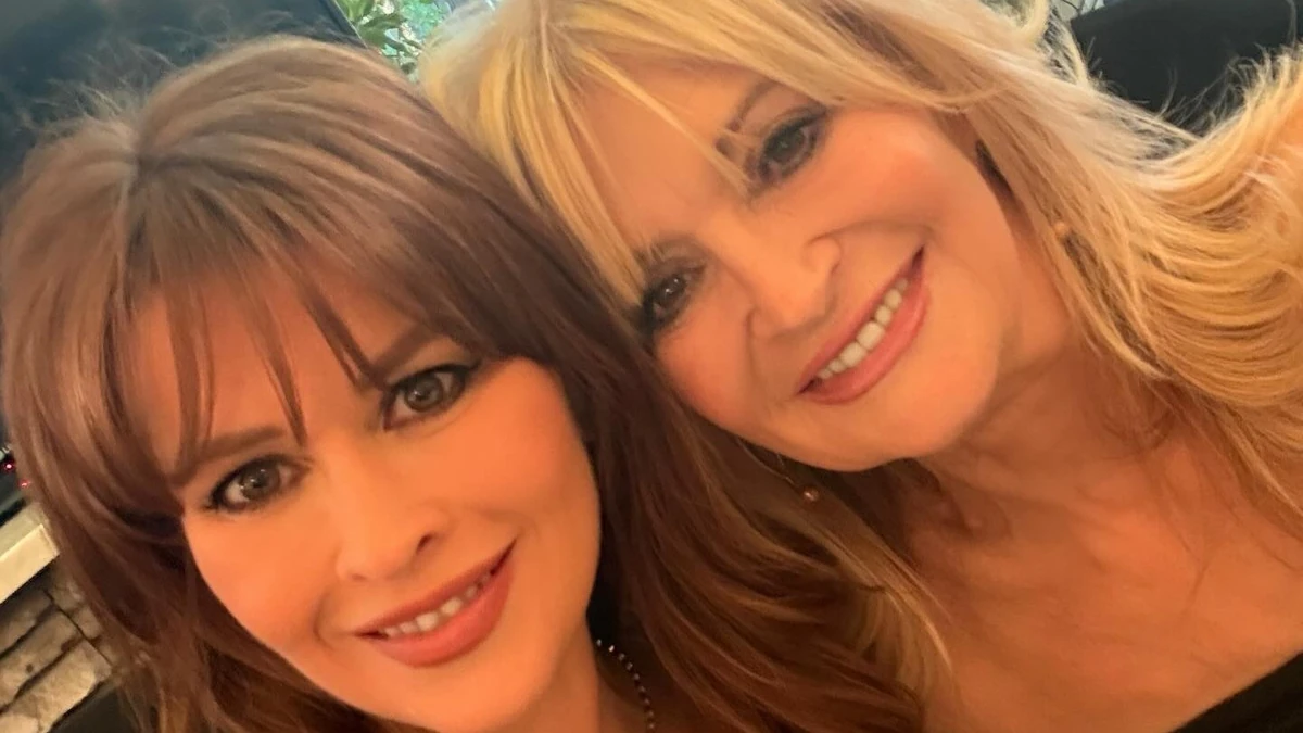 Linda Király Celebrates Mother Gabi's 70th Birthday with Rare Family Photo
