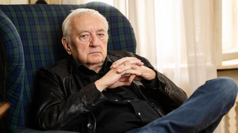 Havas Henrik kedveli Jakupcsek Gabriellát, de akkor sem volt hajlandó ingyen vendégeskedni nála