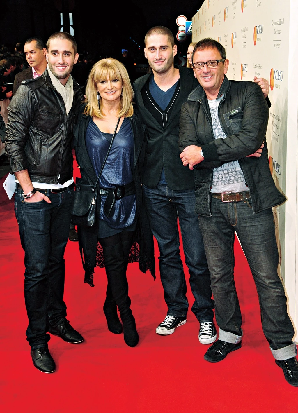 Az ikrek és szüleik 2010-ben – ebben az évben derült ki Benről, hogy beteg (Fotó: Schumy Csaba/fotocentral.hu)