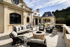 EXCLUSIVE Paris Hilton buys Mark Wahlbergs mansion for 3m after losing house in LA fire