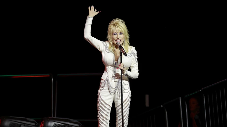 Meghalt Dolly Parton