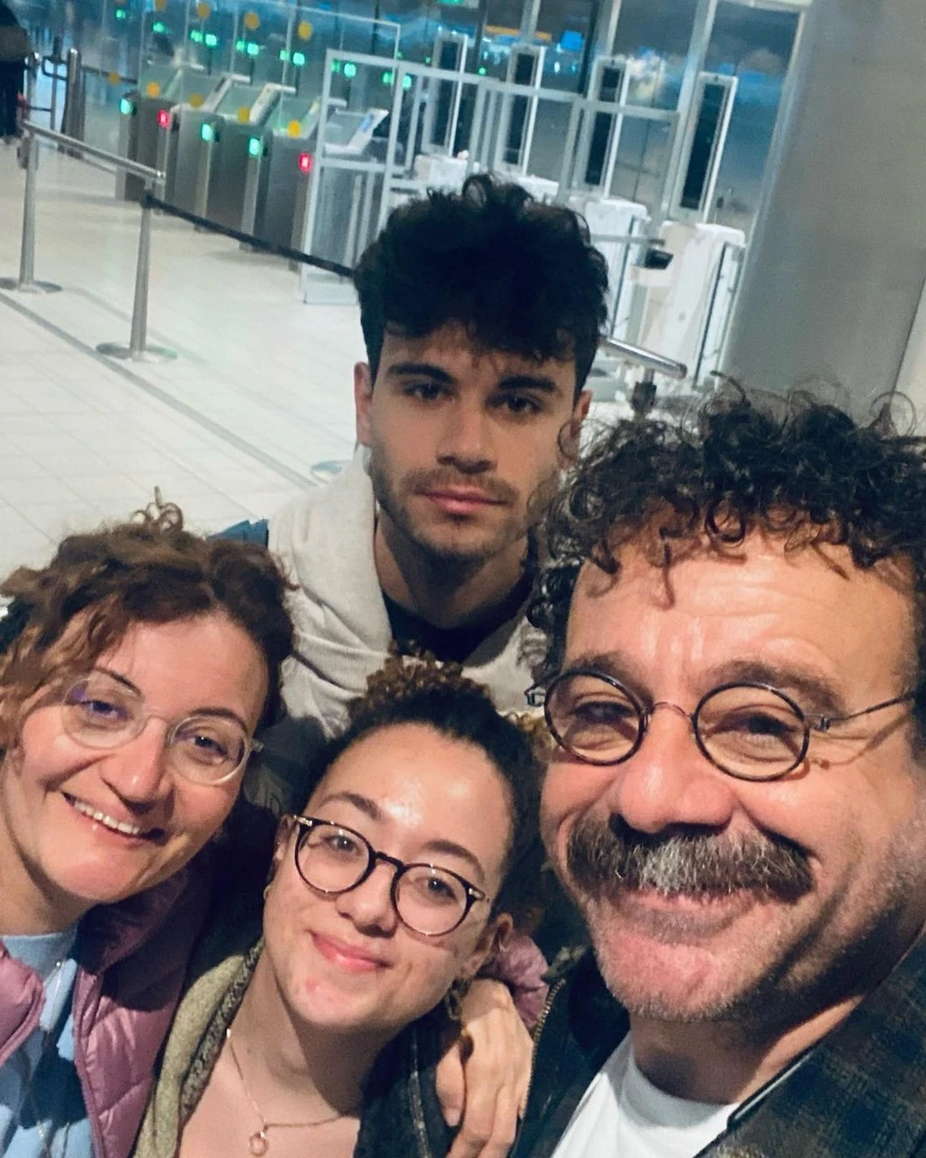 Reha Özcan a családjával