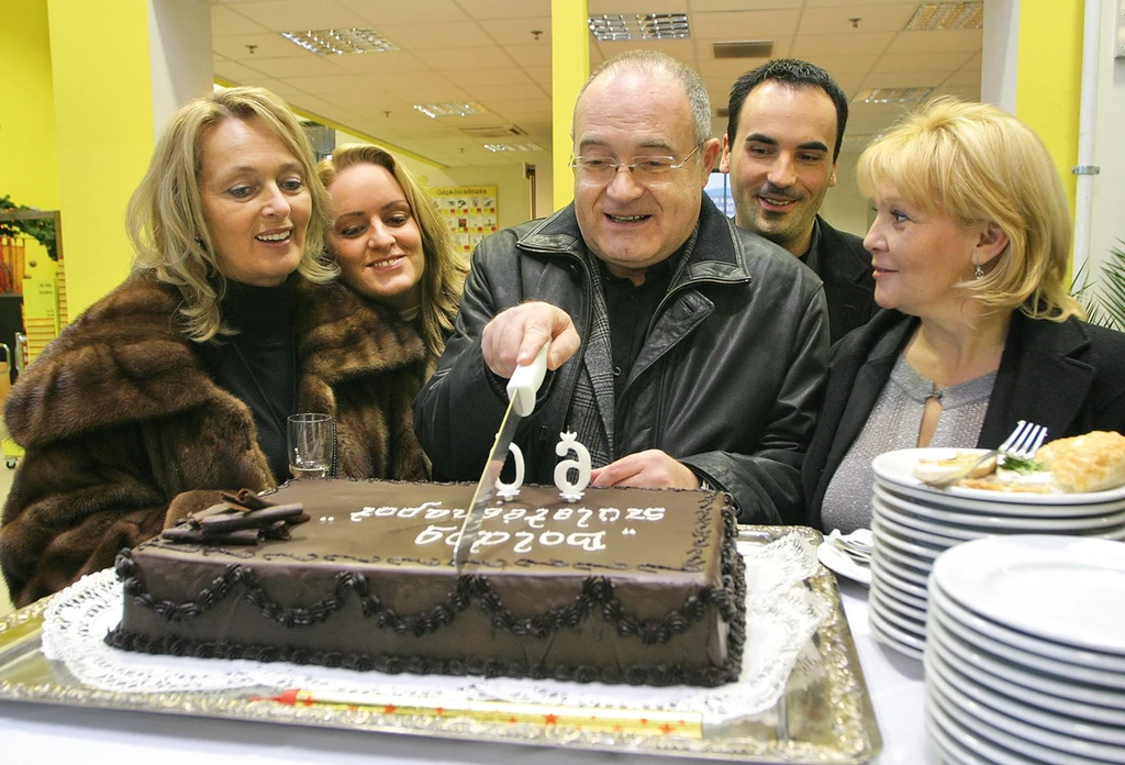 60. születésnapján tortával lepte meg a családja (Fotó: Gálos Mihály Samu/fotocentral.hu)