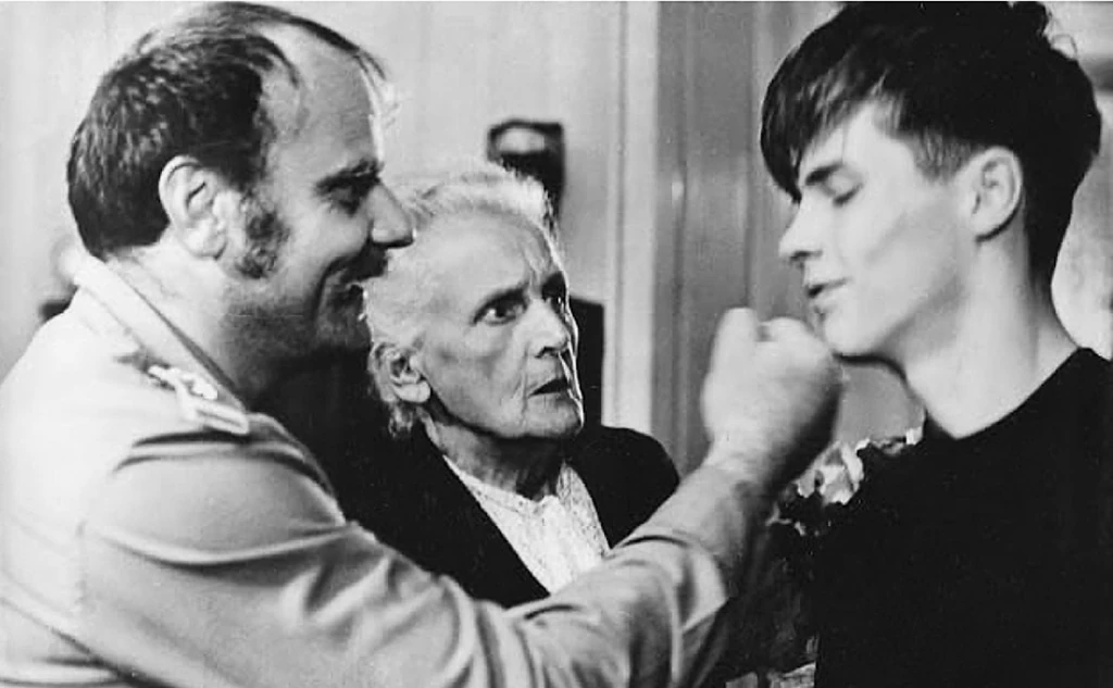 Jászai Joli néni a Szerelem első vérig című filmben