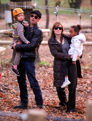 Brad and Angelina take kids to park in Budapest_Part3