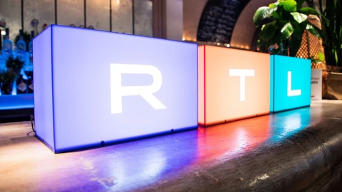 Az RTL még titkolózik A Nemzet Hülyéje című műsorral kapcsolatban, de egy szereplő neve már biztos