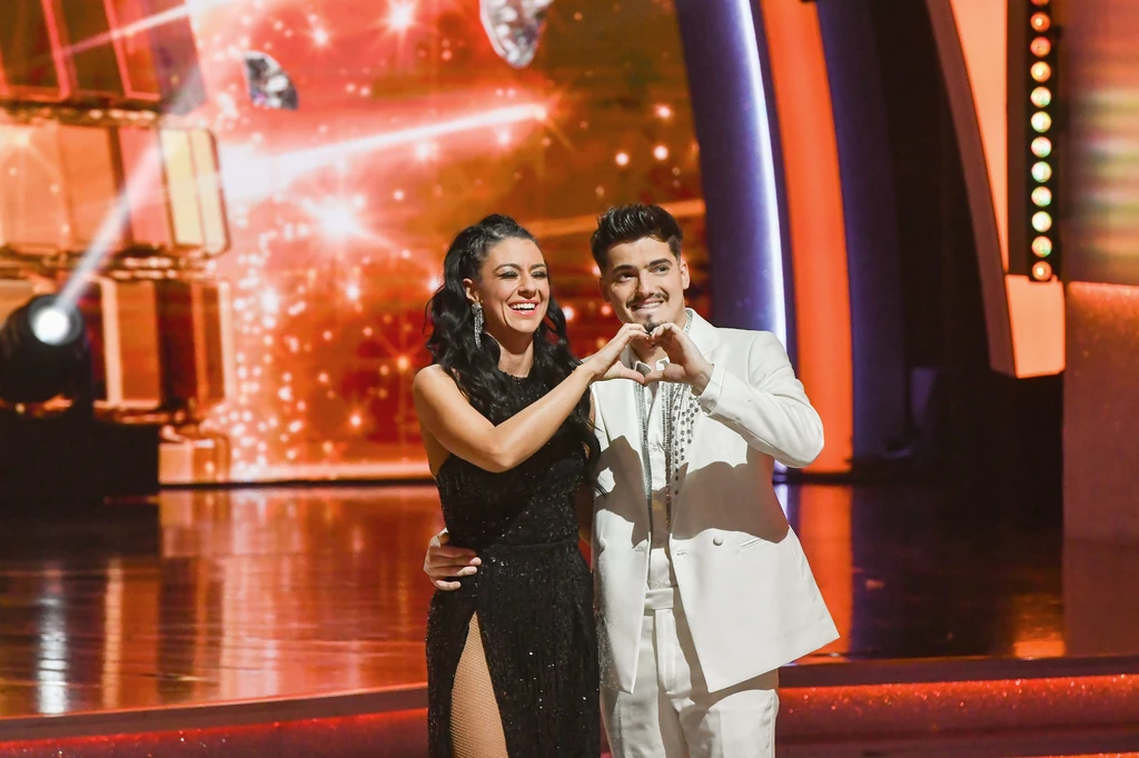 Stexnek a ValMar énekese, Marics Peti nevezte el