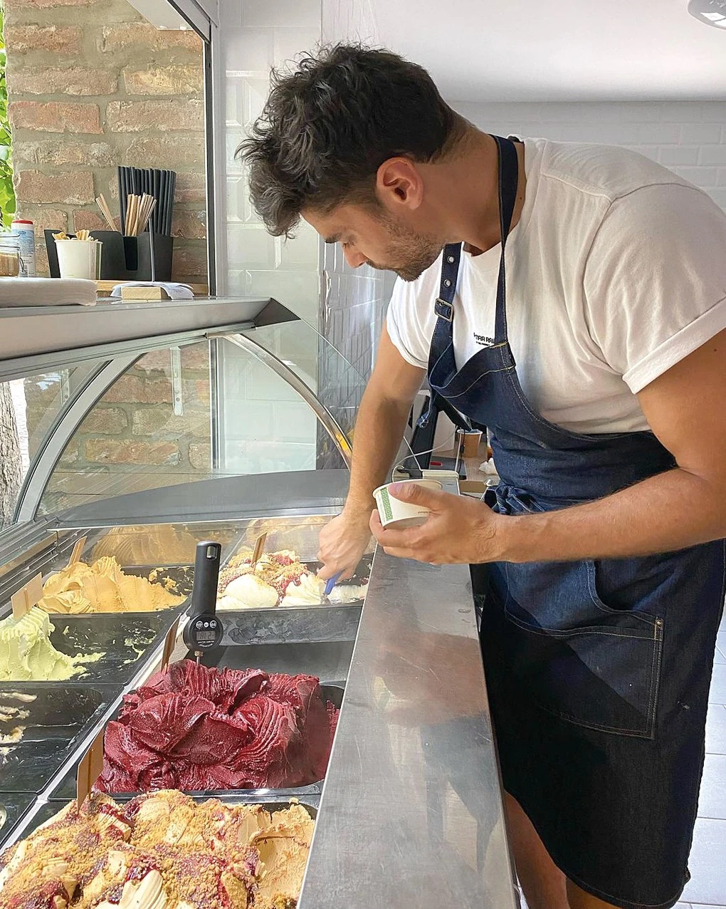 Freddie kénytelen több lábon állni, ezért nyitott egy kézműves fagyizót (Fotó: Archív)