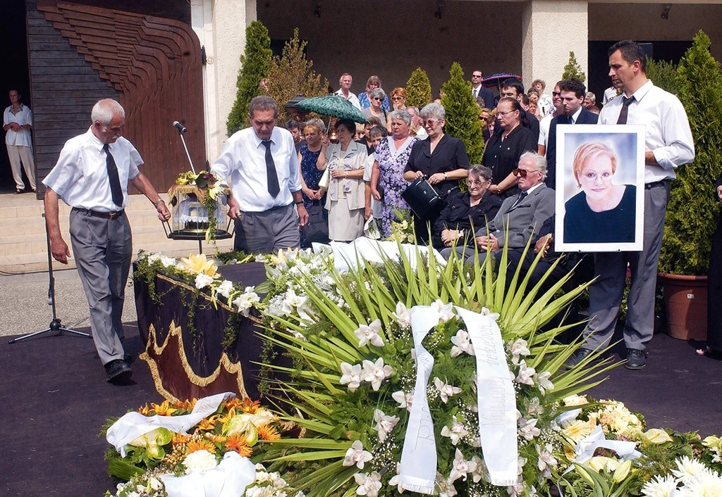 A temetésen mindenki ott volt, aki szerette és tisztelte (Fotó: Hortolányi Anikó/fotocentral.hu)