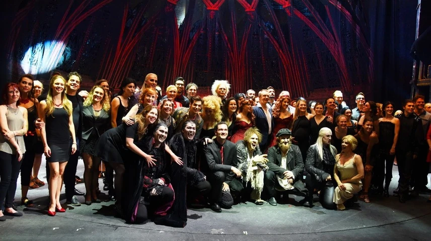 vampirokbaljavigszinhaz