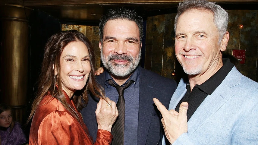 Teri Hatcher egy áprilisi partin két színészkollégájával a Született feleségekből - csak barátok...