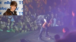 2012-ben egy arizonai koncertjén Justin Bieber előadás közben hirtelen rosszul lett, és a közönség előtt elhányta magát. Bár néhány perc múlva visszatért a színpadra, és befejezte a koncertet, a felvételek pillanatok alatt bejárták az internetet. Bieber később úgy magyarázta: túl sok tejet ivott fellépés előtt…