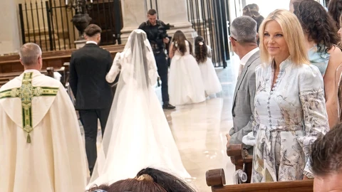 Várkonyi Andrea Radics Gigi esküvőjén