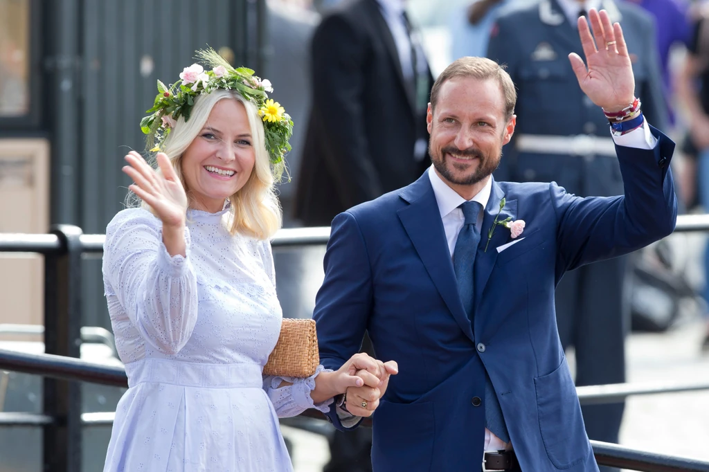 VIII. Haakon király és felesége, Mette-Marit