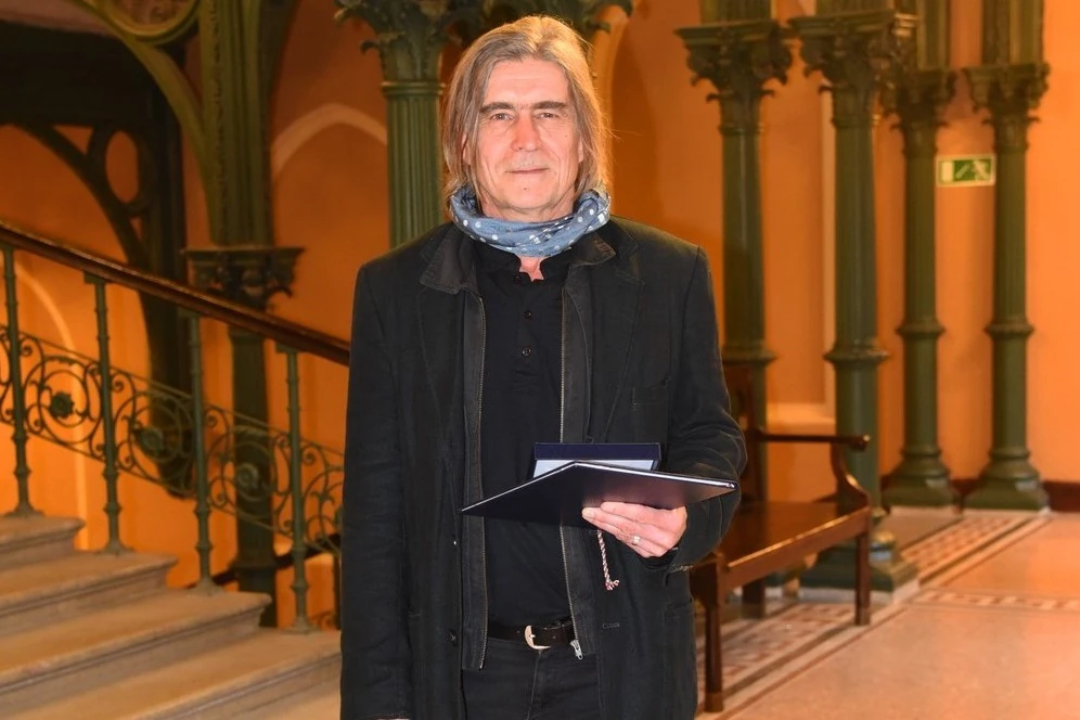 Révész Sándor vonattal,hajóval, busszal járták be Angliát