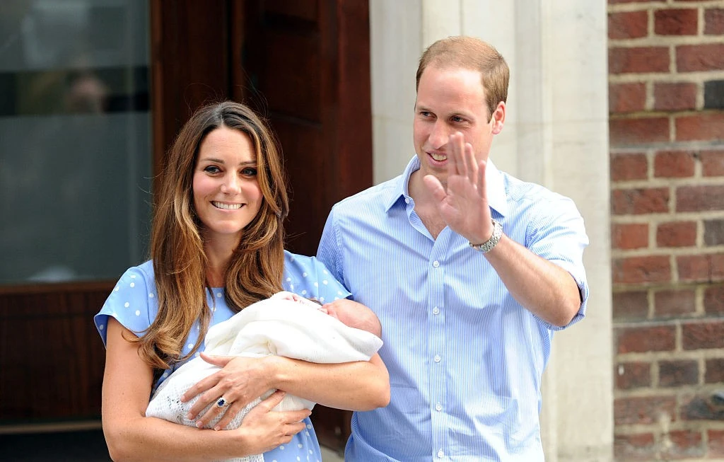 Katalin és Vilmos bemutatják Györgyöt a világnak (Fotó: Getty Images)