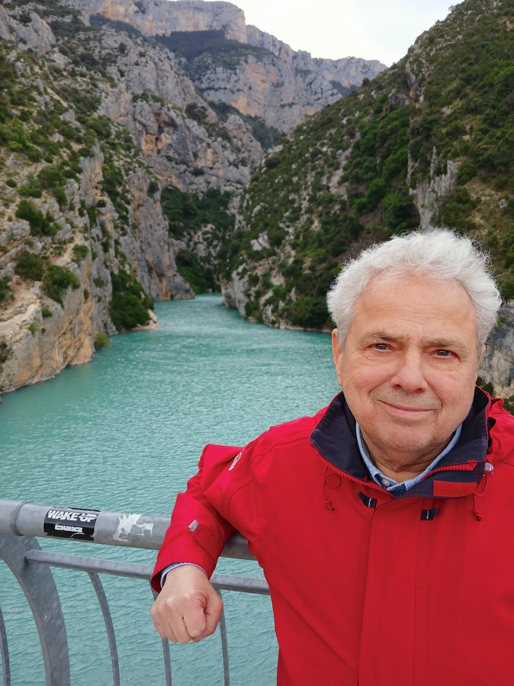 Európát járja a barátaival