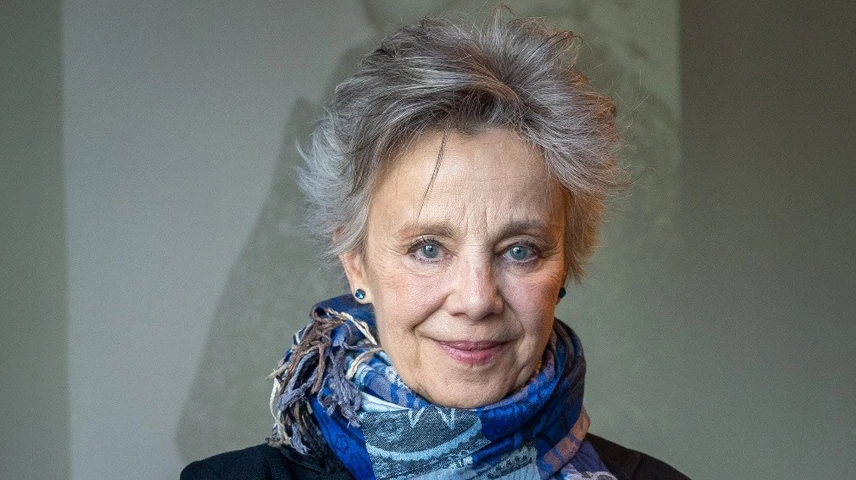 szirtes agi