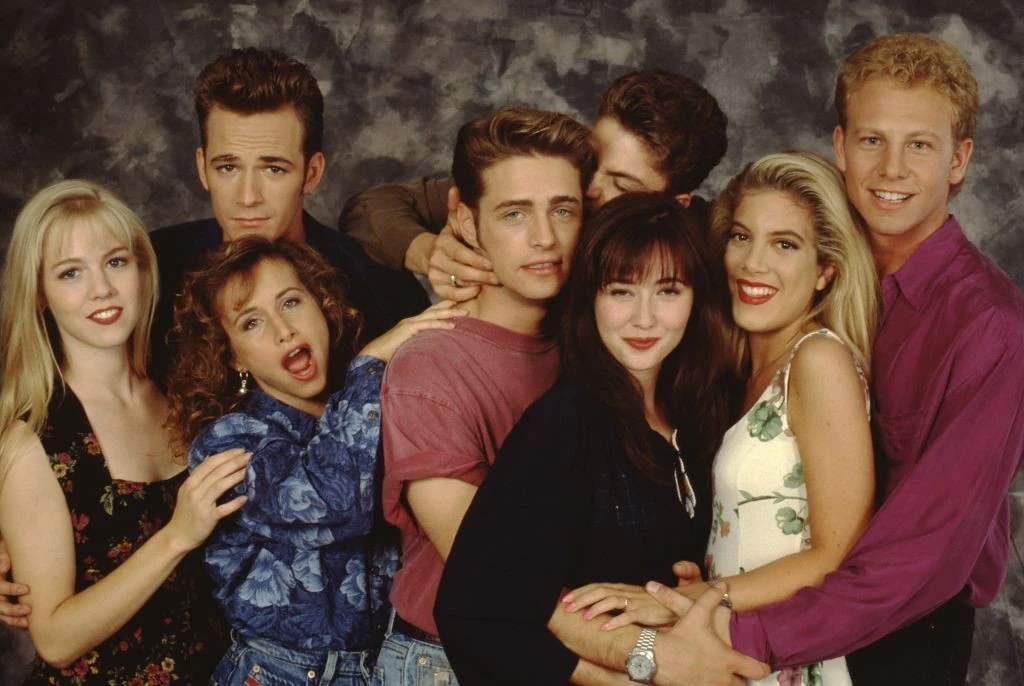 Priestley-t Beverly Hills 90210 című tinisorozat szereplőinek egyikeként ismerte meg a világ