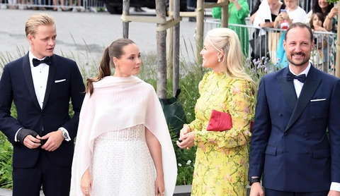 kiralyicsaladnyitokep