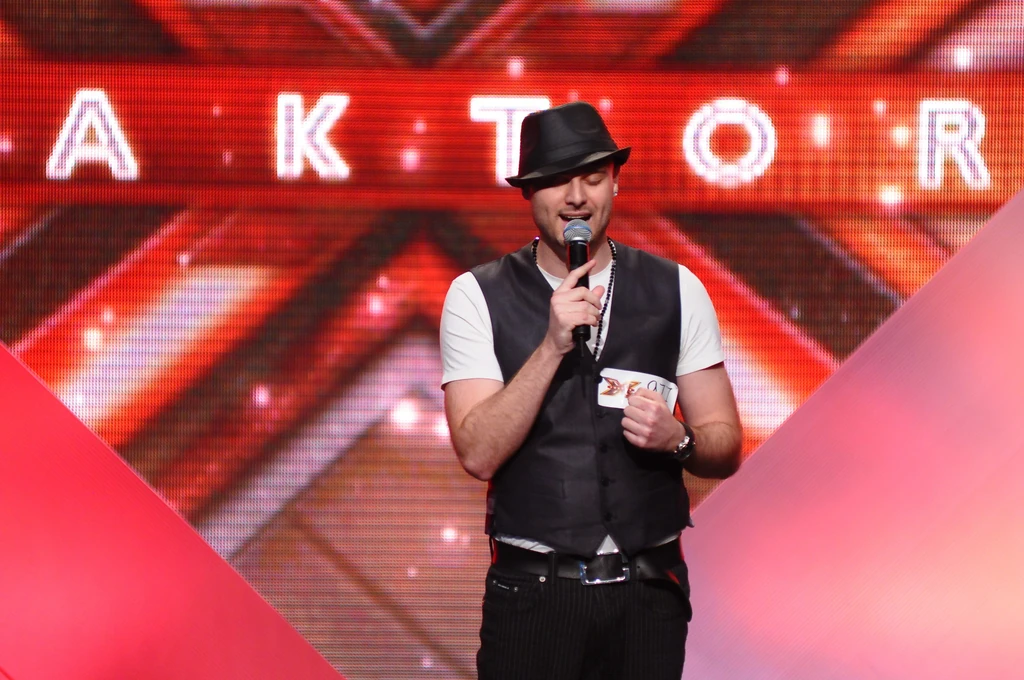 Takács Nikolas 2010-ben mutatkozott be az X-Faktorban, ahol végül ezüstérmes lett