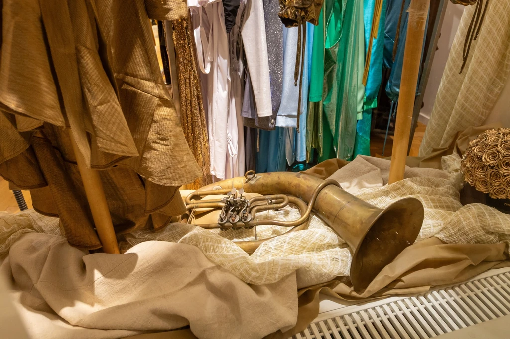 Galambos Lajcsi trombitája a lánya, Bogi showroomjában kapott helyet