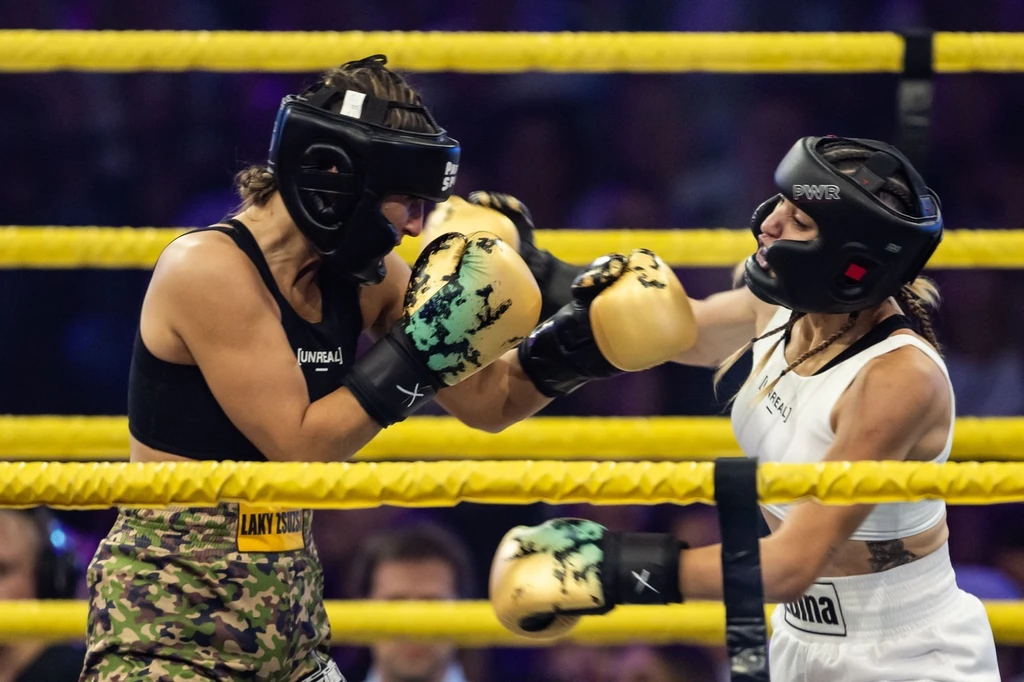 Laky Zsuzsi és Kulcsár Edina a Sztárboxban. Fotó: Schumy Csaba