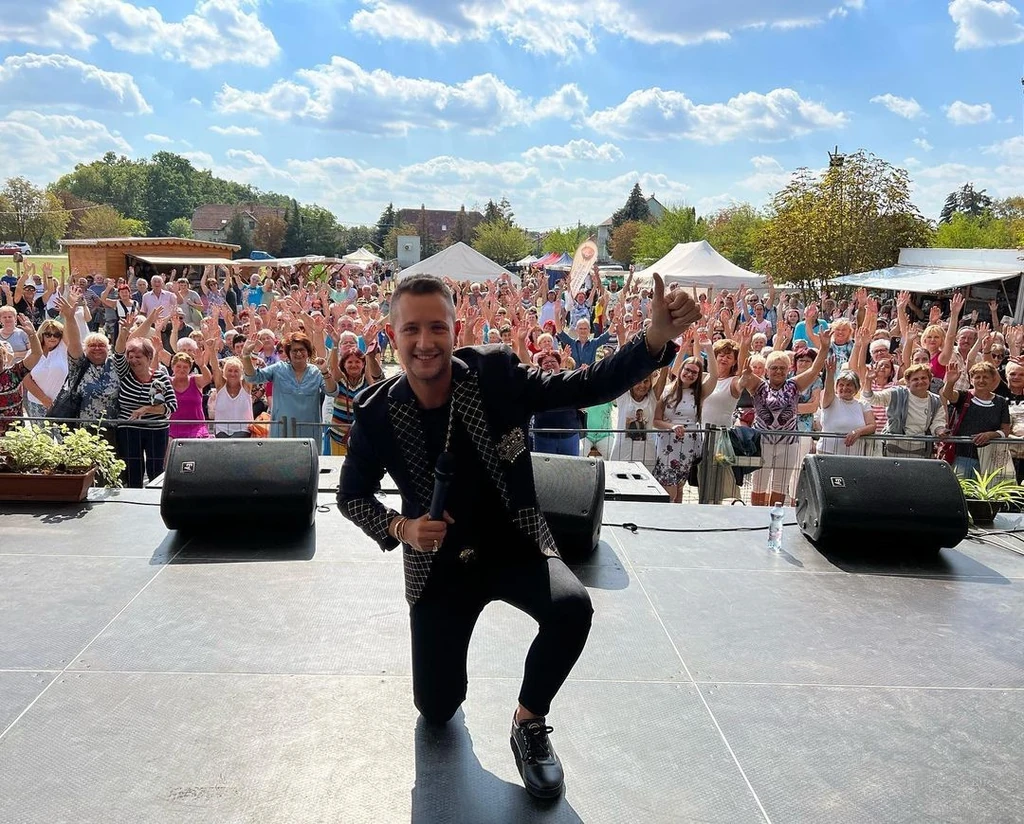 Sramek karrierje szárnyal, de a szerelemben nincs szerencséje