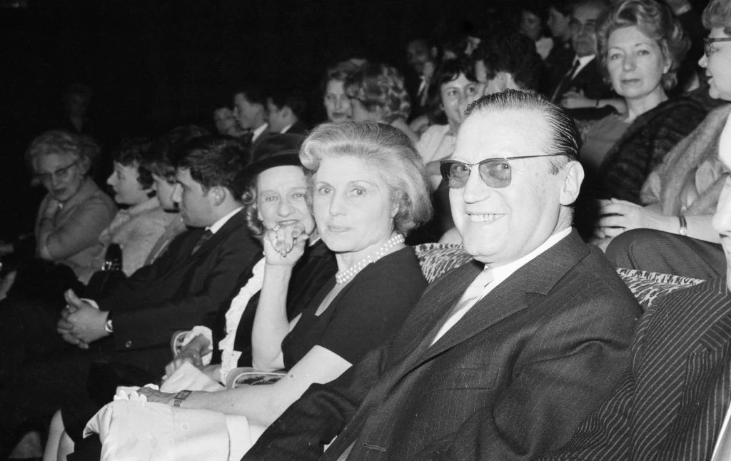 Édesapja oldalán az anyukája, akitől Catherine Deneuve a szépségét örökölte