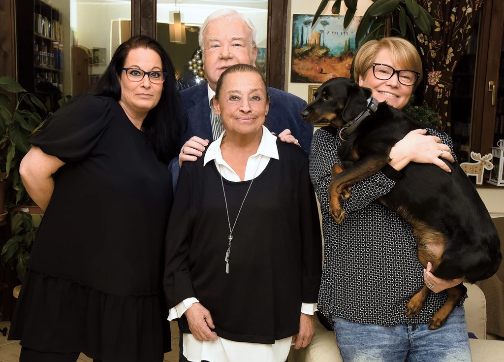 A házaspár gyerekeivel, Eszterrel és Dorkával (Fotó: Olajos Piroska)