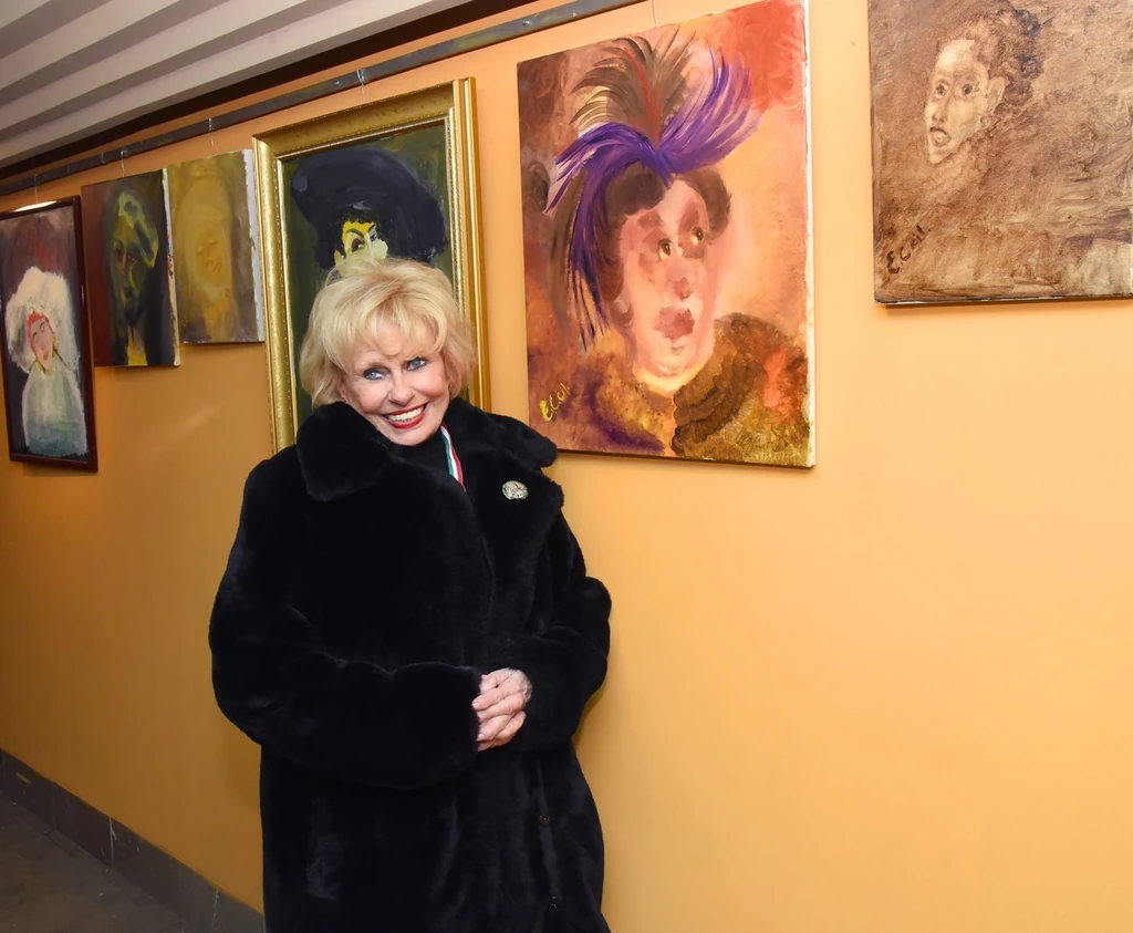 Festményeiből kiállítás nyílt az Újszínházban