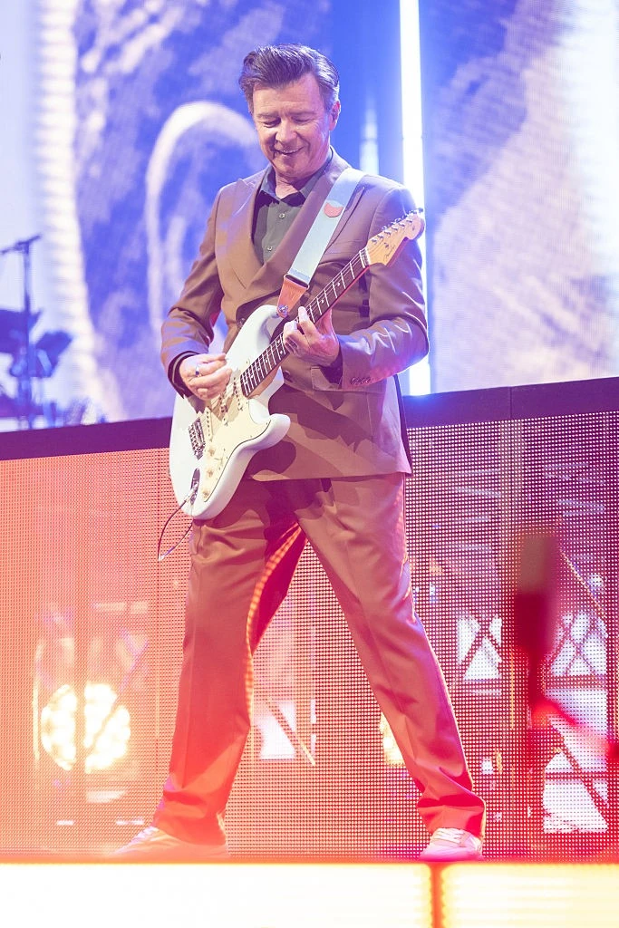 Fiatalos lendületben nincs hiány:  Rick Astley Glasgow-ban (Fotó: Getty Images)