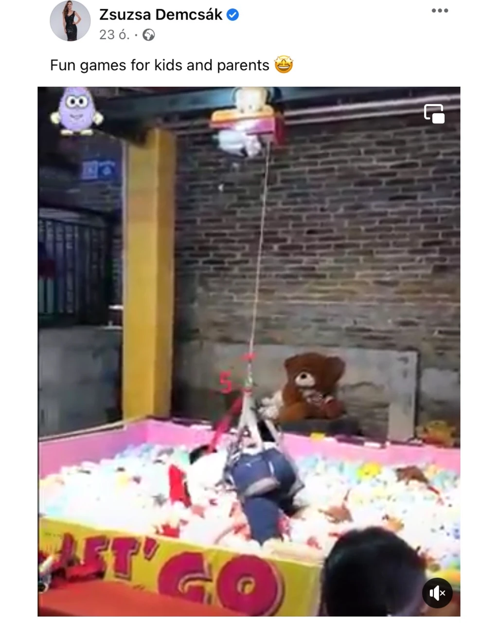 A hackerek különböző kínai technológiával gyártott eszközöket, játékokat hirdetnek Zsuzsa közösségimédia-oldalán