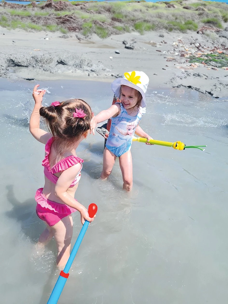 Lili élvezi, ha valamelyik kis barátjával együtt vakációzhat