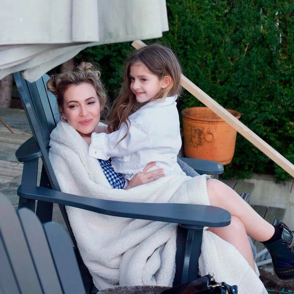 Alyssa Milano a kislányával (Fotó: Profimedia)