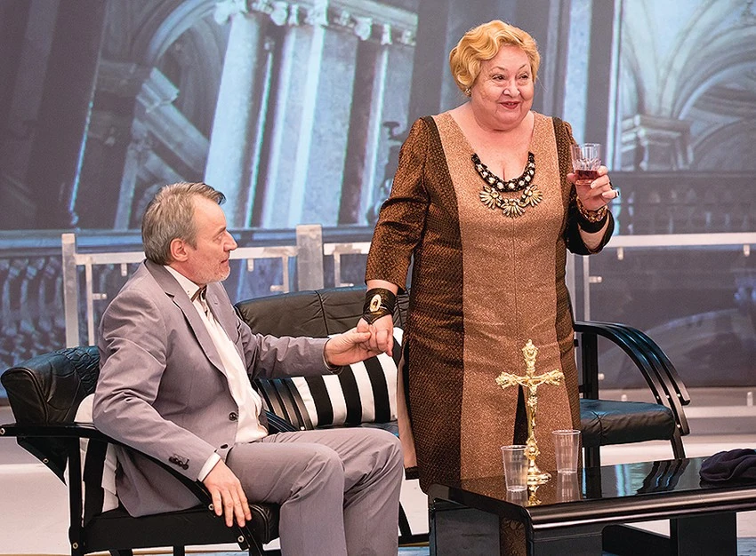 A főnök meg én meg a főnök című darabban (Fotó: RTL)