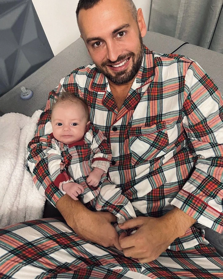 Azért Fecsó is babusgatja kisebbik fiát (Fotó: Archív)