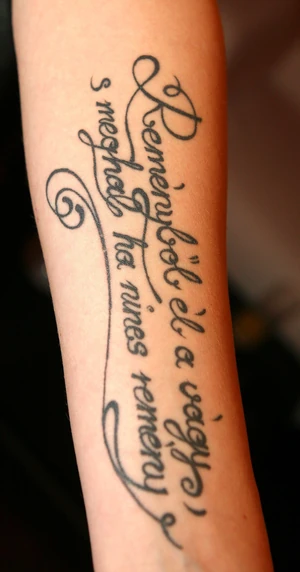 Tóth Gabi tetoválása