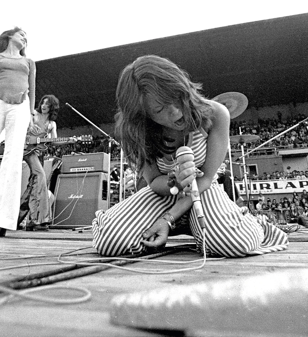 A híres ’73-as Miskolci Rockfesztiválon Magdi a Generállal lépett fel (Fotó: Fortepan/Urbán Tamás)