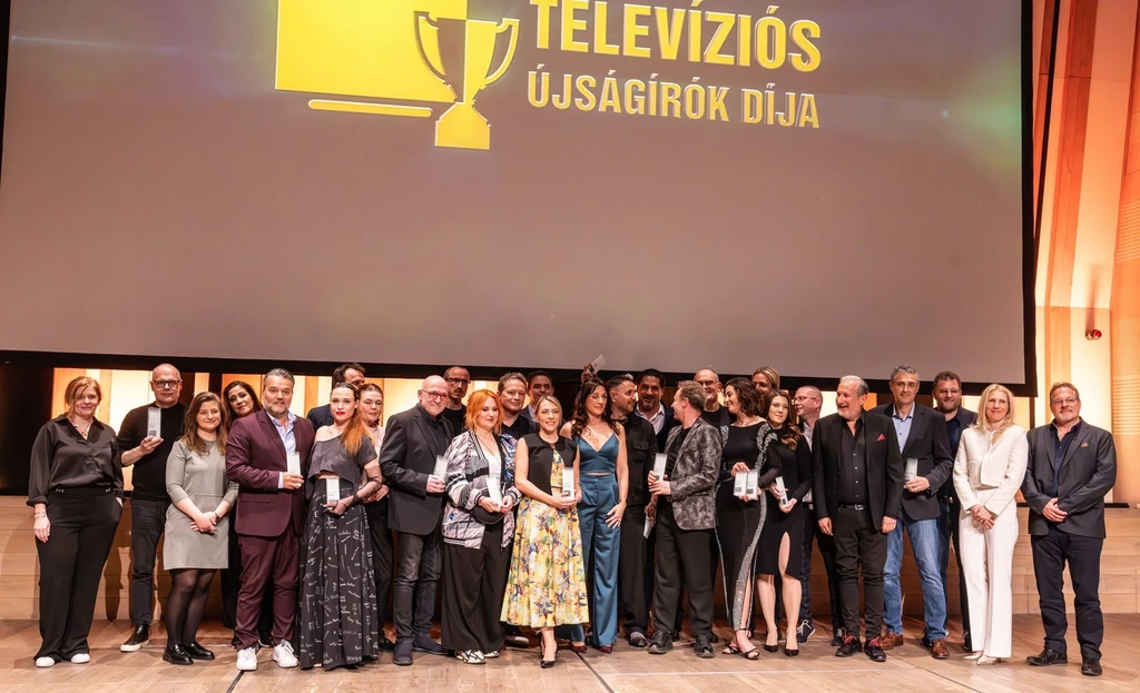 Egy közös kép erejéig azért összeálltak az RTL és a TV2 sztárjai